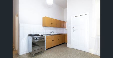 Neat Edwardian house close to all amenities! - Photo 4