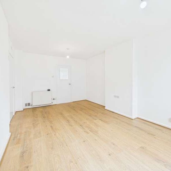 Linkway Gardens, Leicester, LE3 - Photo 1