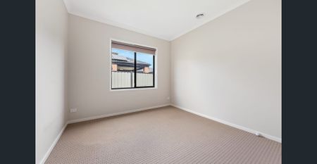 Stunning Family Home in Kalkallo - Photo 3