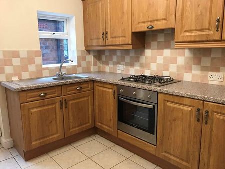 2 bedroom terraced house to rent - Photo 2