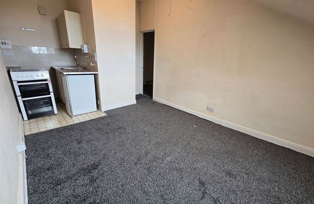 Flat 5, 26 Ramshill Road, Scarborough - Photo 1