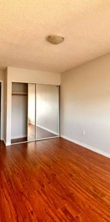 Bright 2 bedroom apartment with patio - Photo 1