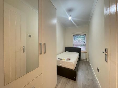 3 bedroom apartment to rent - Photo 2