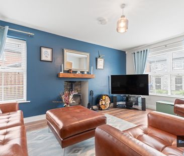 3 Bed Semi-detached House - Photo 5