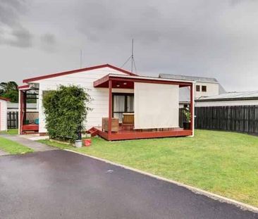 Charming Fitzroy 2BR house with North facing Deck - Photo 5