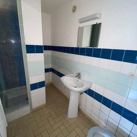 Location Appartement 1 pièce 28m² - Photo 3
