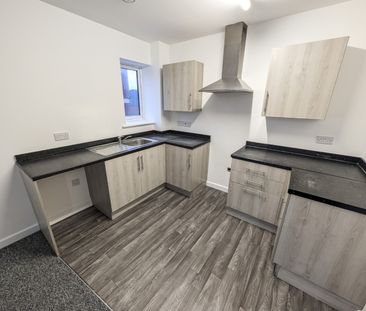 2 bedroom Flat To Let - Photo 3