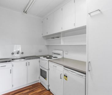 Freshly Painted One Bedroom Unit in Sandy Bay - Photo 3