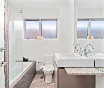 Tranquil & Sunny Apartment with Ocean Views - Photo 4
