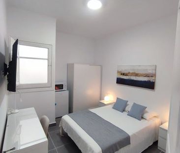 Avinguda de lOnze de Setembre, El Prat de Llobregat, Catalonia 08820 - Photo 6