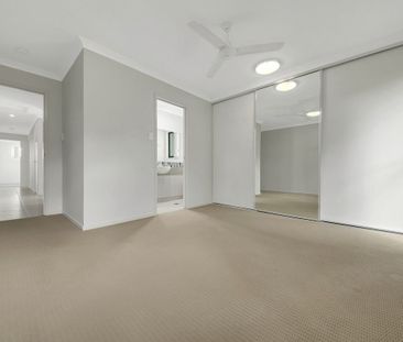 :: MODERN HOME IN CONVENIENT LOCATION! - Photo 4