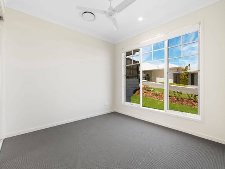 15 Ivanhoe Street, Spring Mountain - Photo 2