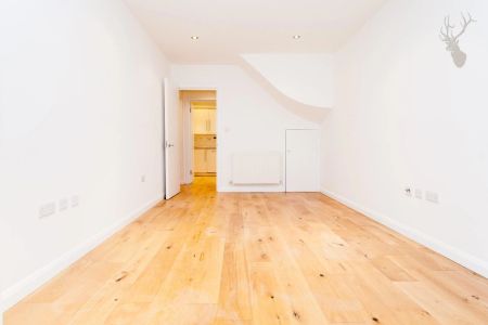 3 Bedroom Flat - Duplex - Photo 3