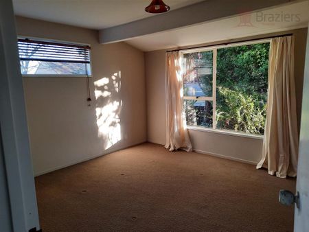 48 Karnak Crescent, Russley - Photo 3