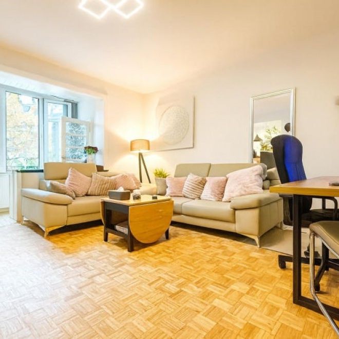 Saint-Vincent - Appartement 1 ch +/- 65m² + terrasse - Evere - Photo 1