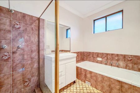 Cosy Two-Bedroom Apartment in a Prime Location - Photo 4