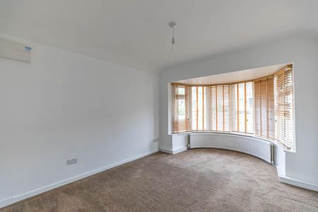 3 bedroom semi-detached bungalow to rent - Photo 3