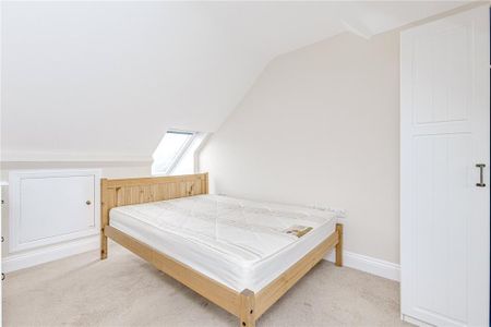 3 bedroom flat to rent - Photo 2
