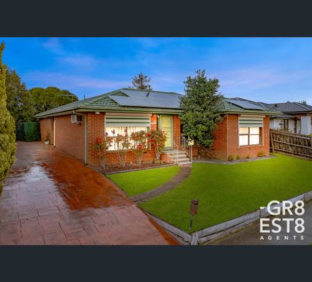 18 Taggerty Crescent, Narre Warren South, Vic 3805 - Photo 2