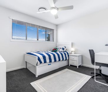 Exquisite Bayside Living in Manly - Photo 6
