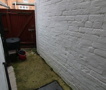 2 Bedroom End Terraced House, Chester - Photo 6