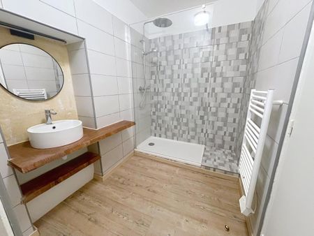 Location Appartement 2 pièces 48m² BLAYE 33390 - Photo 5