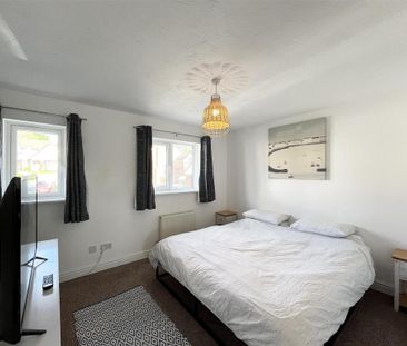 3 bedroom semi-detached house to rent - Photo 5