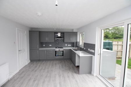 30 Queens Road, Antrim, BT41 1AL - Photo 5