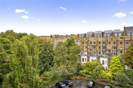 Spacious two bedroom flat with two balconies in portered building. - Photo 4