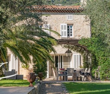 Maison à louer Grasse, Cote d'Azur, France14 000 EUR / Mois - Photo 4