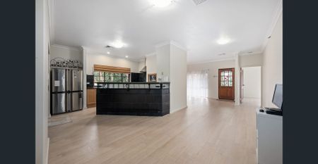 WHAT A RIPPER... SO CLOSE TO RIVER & CITY - Photo 4