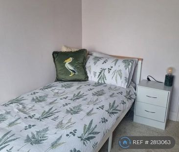 1 bedroom in a flat share to rent - Photo 5