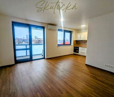 Pronájem bytu 2+kk 60 m², Žižkova 4523, Hodonín - Photo 1