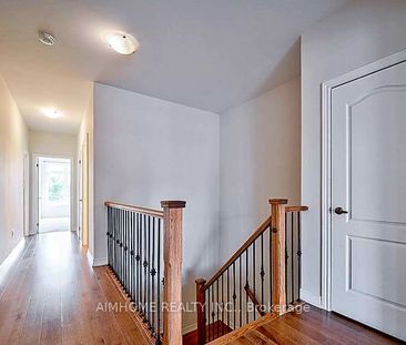 Townhouse For Lease | N8133974 - Photo 2