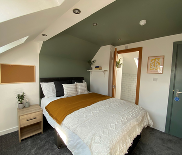 Luxury 5-Bed, 5-Bathroom Student Home – Kensington, Liverpool Room 3 - Photo 1