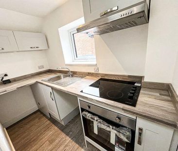 1 bedroom semi-detached house to rent - Photo 3