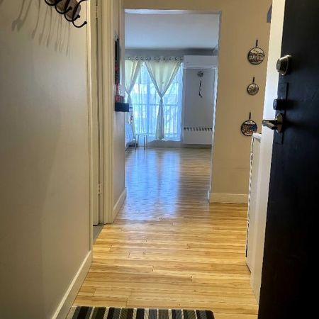 2 ½ Apartment for Rent – $1050/month (June) – Heating, electricity & internet included – Available starting June 1 - Photo 4
