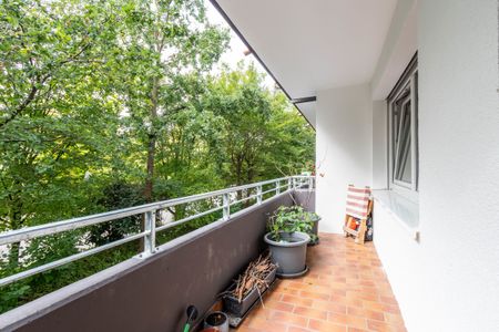 Helle 3 Zimmer- Wohnung im 1. OG mit Balkon - Photo 2