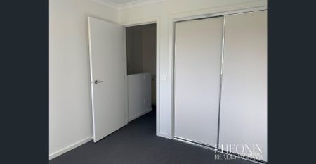 Modern 2 BEDROOM TOWNHOUSE PLUS STUDY - Photo 2