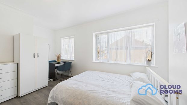 RM1 Regal Court | Enfield | London | N18 2XU - Photo 1