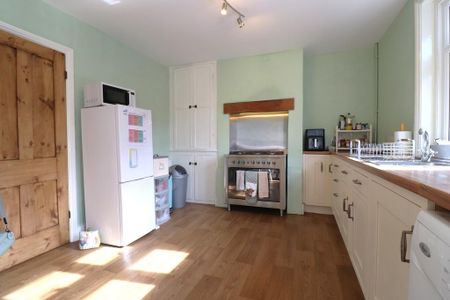 2 bedroom terraced house to rent - Photo 4