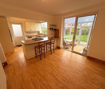 3 bedroom semi-detached house to rent - Photo 4