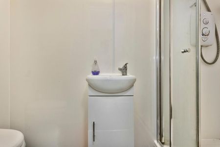 6 bedroom house to rent - Photo 2