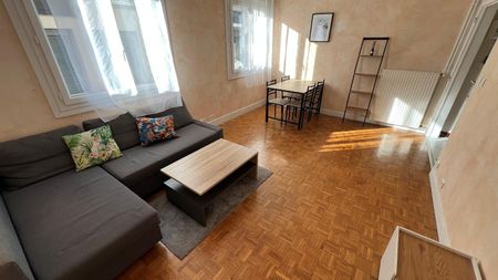 Location Appartement 2 pièces 49m² CHAMALIERES 63400 - Photo 3