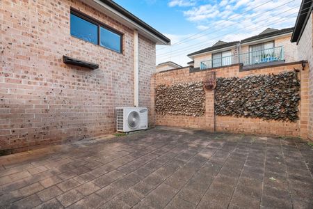 Conveniently Located! - Photo 5