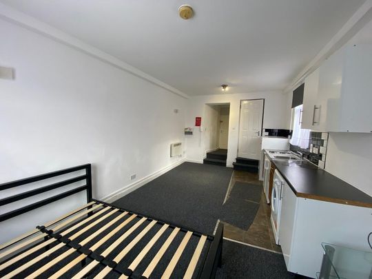 Studio to rent - Photo 1
