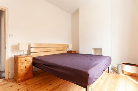 2 bedroom terraced house to rent - Photo 4