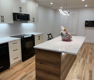 For Lease - 464 Sandford Street Unit# Main Floor, Newmarket, Ontario - Photo 4