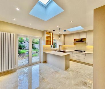 4 bedroom semi-detached house to rent - Photo 1