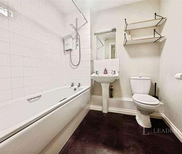 Camborne Close, Bishopstoke, Eastleigh, Hampshire, SO50 - Photo 4